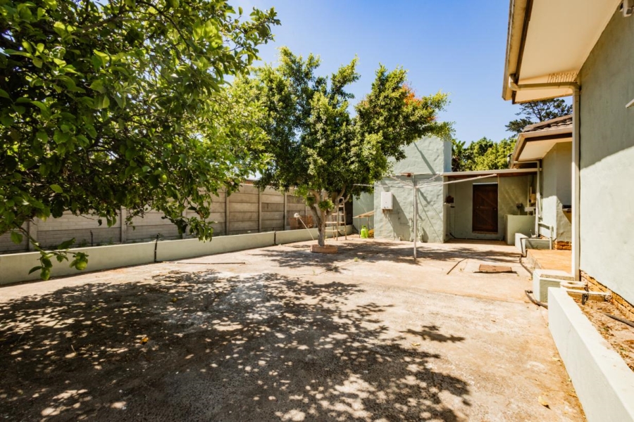 8 Bedroom Property for Sale in Joostenbergvlakte Western Cape